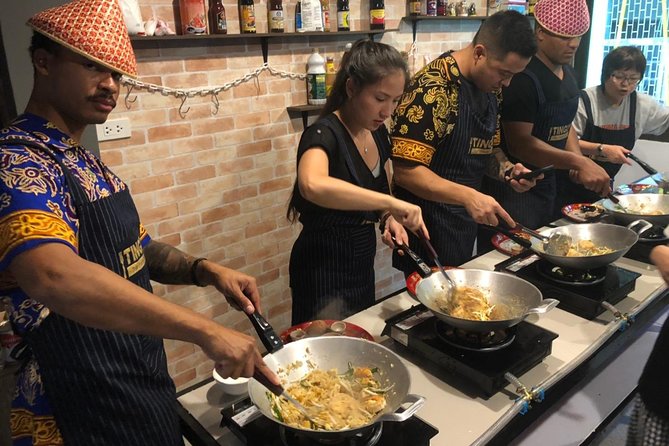 Tingly Thai Cooking School Evening Class - The location is central, but allow time to find the right door