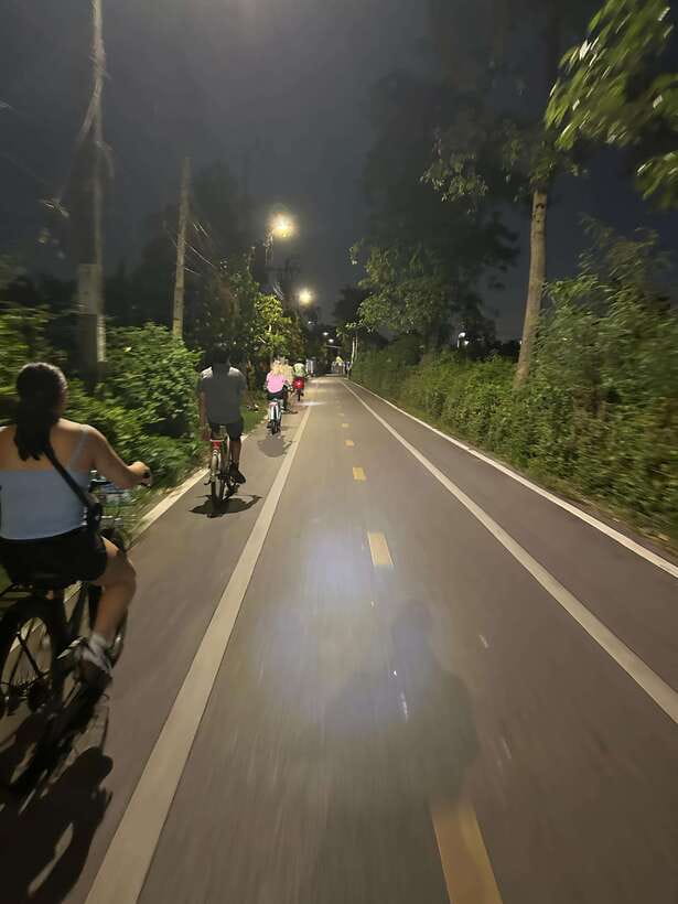 Twilight Firefly Bangkok Bicycle Tour - Dinner beside the river is more than a convenient meal