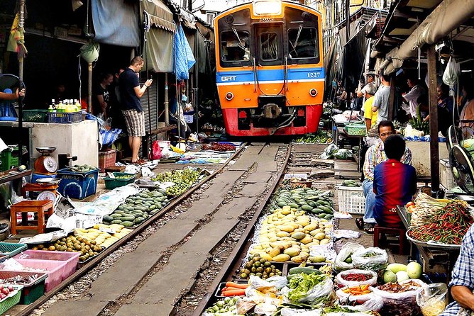 Unique Bangkok Markets: Train Market & Floating Market Adventure - The brief Bangkok sightseeing stop