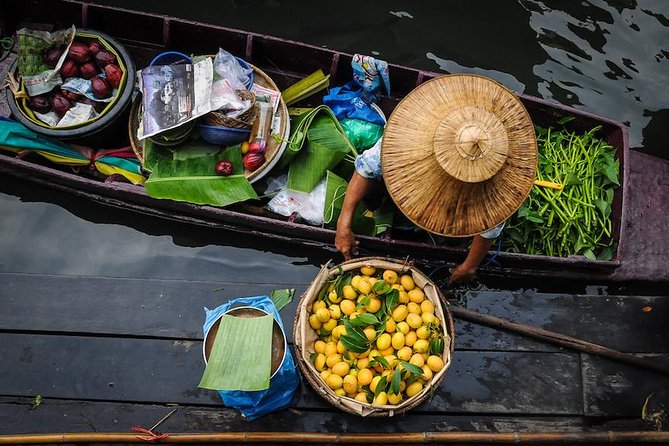 VIP Private Tour Damnoen Saduak+ Amphawa + Mae Klong Railway - Mae Klong Railway Market and the passing train