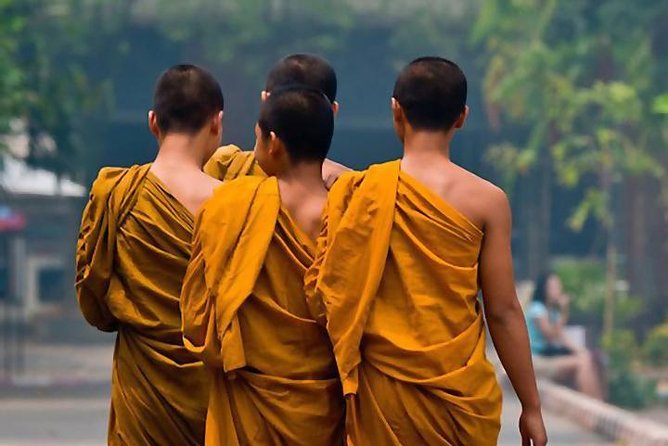 Visit temples in and around Bangkok with a former monk of 10 years - Key points at a glance