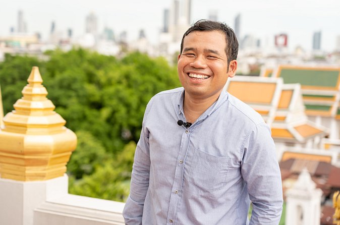 Visit temples in and around Bangkok with a former monk of 10 years - Golden Buddha, Chinatown, and Bangkok’s mixed religious life