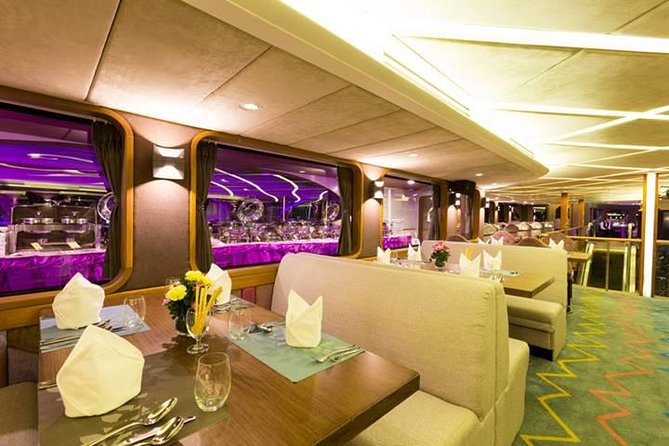 Wonderful Pearl Dinner Cruise - The Grand Palace after dark